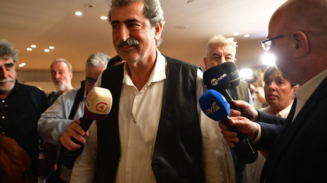 Πολάκης: «Μέσα σε 10 ημέρες συμφωνία με τον Τσίπρα, αλλιώς εξελίξεις»