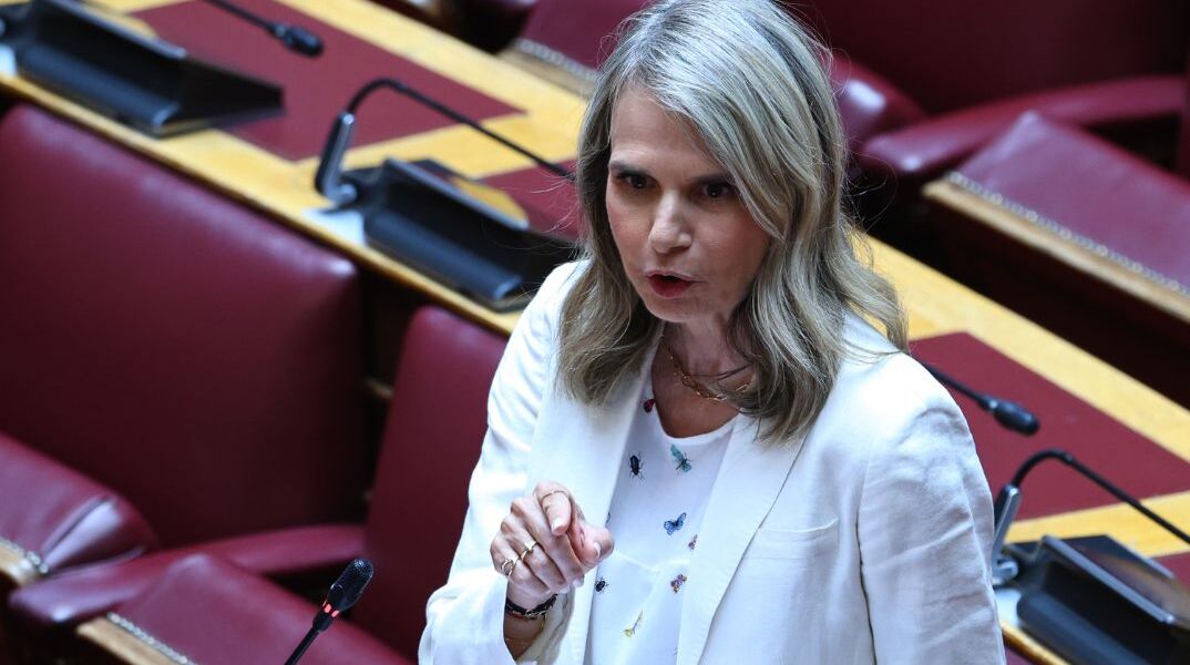 Αποστολάκη: Χιλιάδες ασφαλισμένοι αντιμέτωποι με νέες επιβαρύνσεις χωρίς προστασία