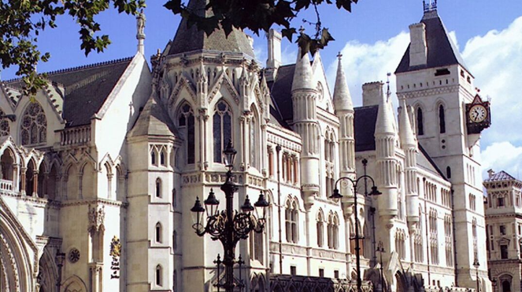 Bρετανία: Έδωσε το νεφρό της στη μητέρα της και τώρα βρίσκονται στα δικαστήρια 