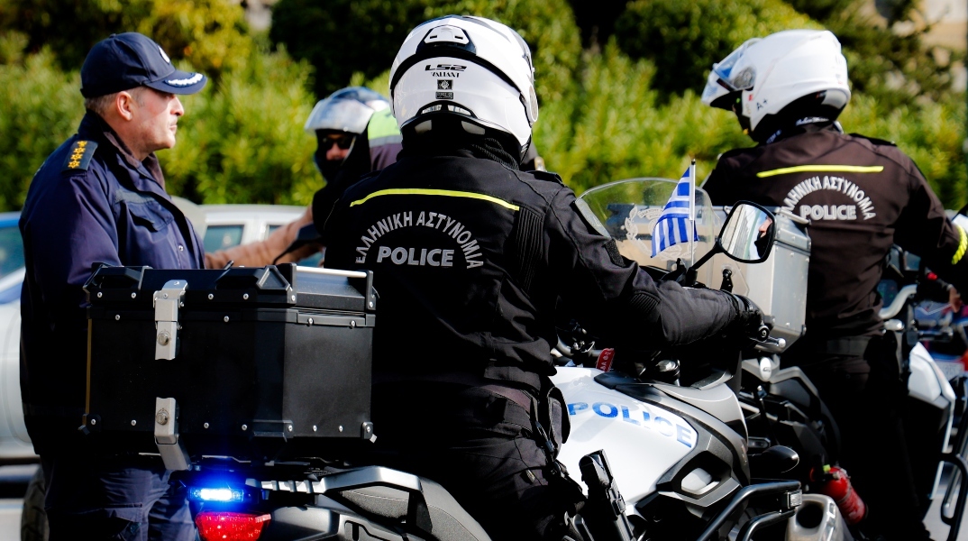 Πάτρα: Άνδρας επιτέθηκε στη μητέρα του και την περιέλουσε με οινόπνευμα