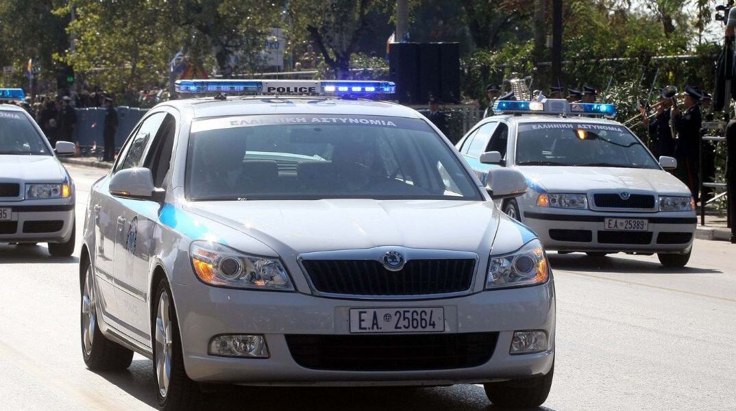 Θεσσαλονίκη: Τράκαρε μεθυσμένος, εγκατέλειψε το σημείο και κρύφτηκε σε ρεματιά.