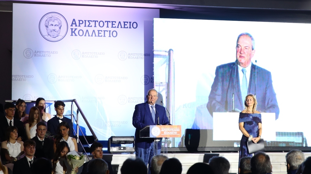 O Κώστας Καραμανλής συμβουλεύει τους νέους: Προσοχή σε όσους είναι ερωτευμένοι με την εξουσία