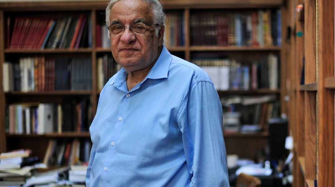 Δημοτικό Σχολείο του Παλαιού Φαλήρου θα ονομαστεί «Διονύσης Σιμόπουλος»
