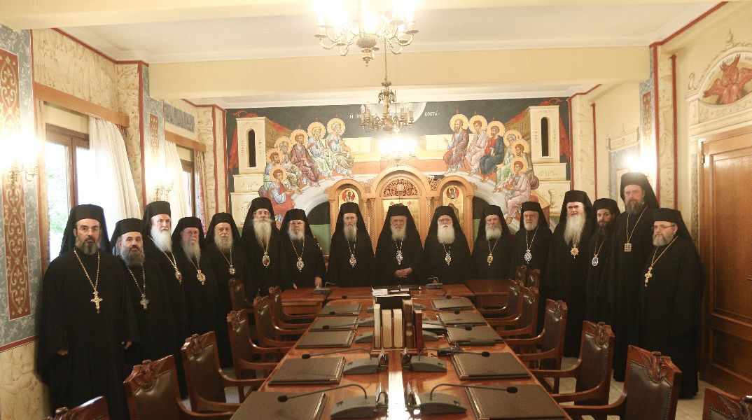 Ιερά Σύνοδος: Εσφαλμένες οι αναφορές σε υπέρογκους μισθούς των Αρχιερέων