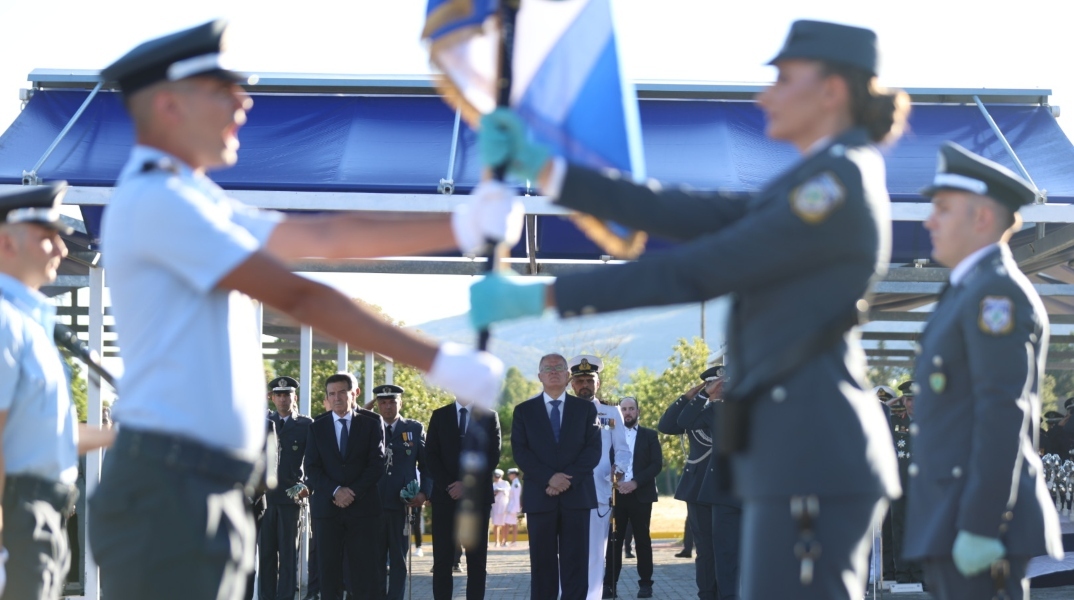 Ο Κωνσταντίνος Τασούλας απένειμε τα ξίφη στους νέους και στις νέες Υπαστυνόμους Β’