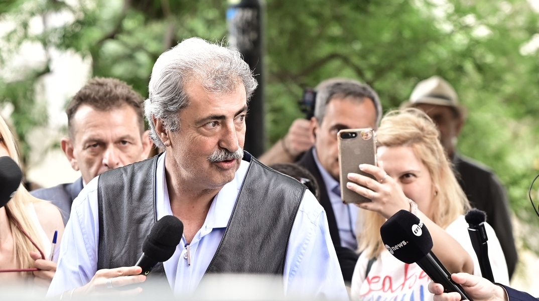 Πολάκης κατά ηγεσίας ΣΥΡΙΖΑ: Άτιμο να στηρίζεις άλλο κόμμα και να μην παραιτείσαι