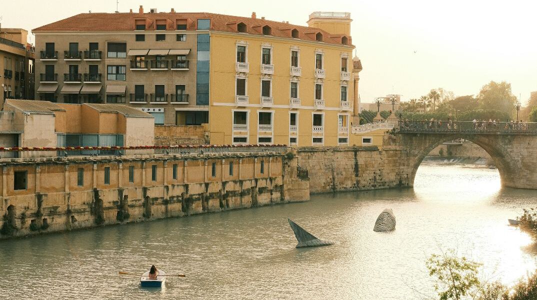 Kατέλαβαν παράνομα βίλα στην Ισπανία για 13 χρόνια και τώρα ζητούν αποζημίωση για να φύγουν