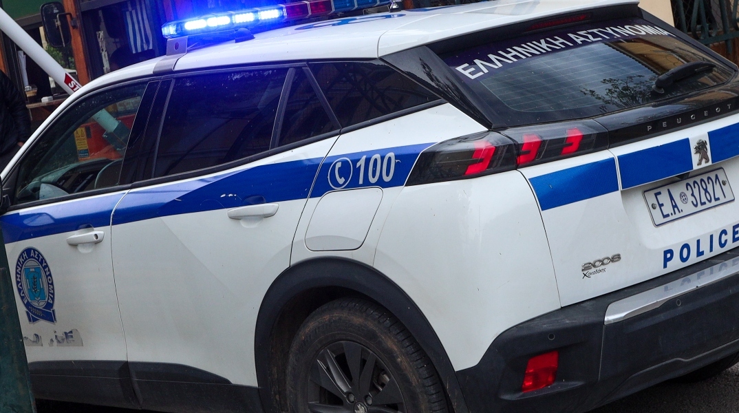 Λάρισα: Στη φυλακή ο 50χρονος που κρατούσε όμηρο την πρώην γυναίκα του - Έκανε live στα social media 