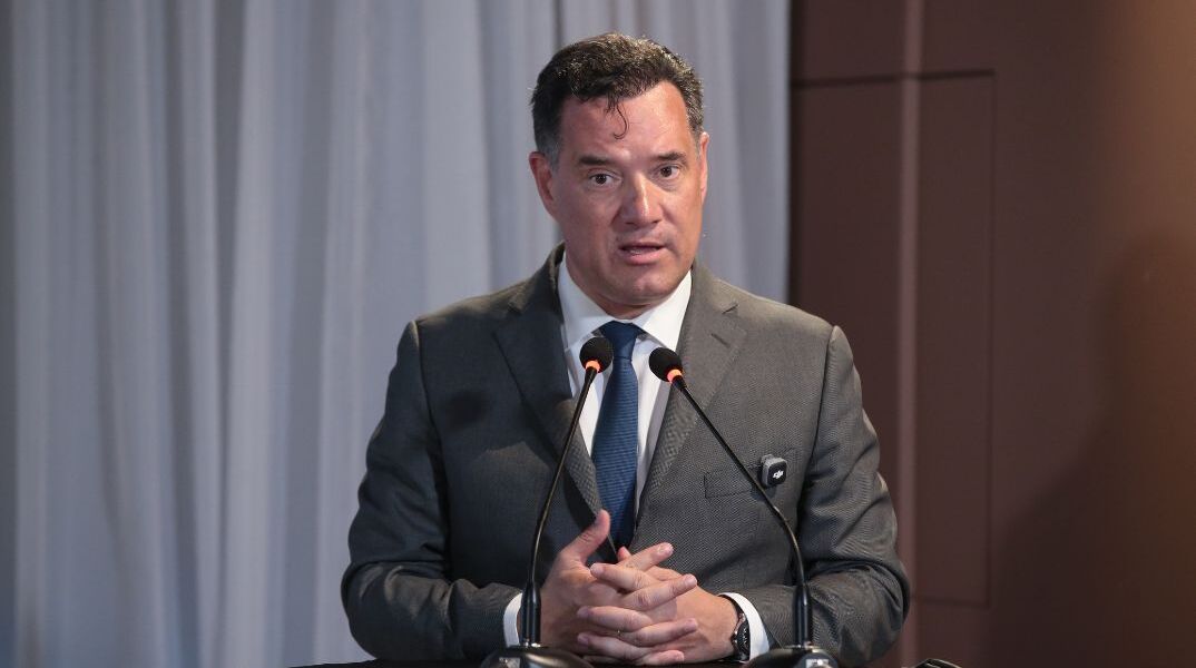 Ο Άδωνις Γεωργιάδης δημοσίευσε βίντεο Βρετανίδας: «Η Ελλάδα είναι καλύτερη στην παιδιατρική φροντίδα»