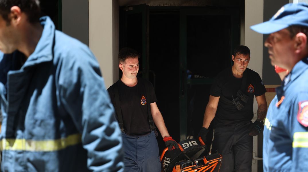 Πώς προκλήθηκε η φωτιά στο ξενοδοχείο στην Ομόνοια - Ένας τραυματίας