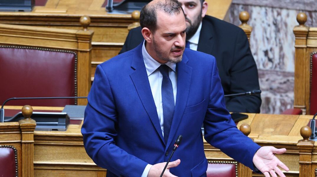 Κώτσηρας σε Κωνσταντοπούλου για Τέμπη: «Η Δικαιοσύνη αποδίδεται από τα δικαστήρια, όχι από την κυβέρνηση»