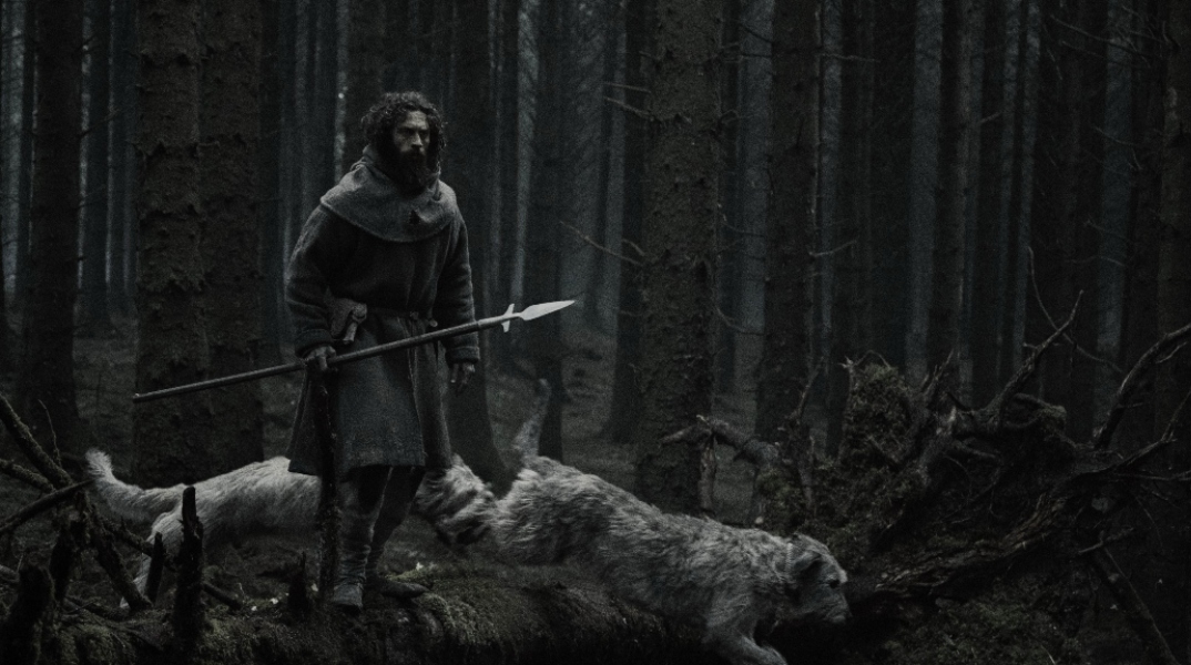 «Werewulf»: To τρέιλερ της νέας ταινίας τρόμου του Ρόμπερτ Έγκερς με τον Άαρον Τέιλορ-Τζόνσον	