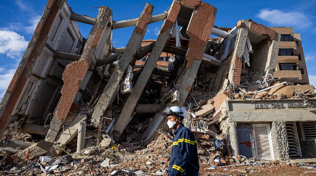 Σχεδόν 2.000 οι νεκροί από τους σεισμούς στη Βενεζουέλα - Aγνοούνται 50.000