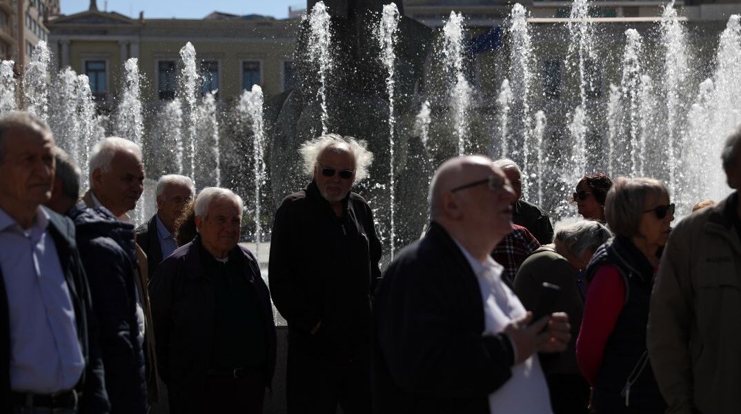 Πόσοι ωφελούνται από τη νομοθετική ρύθμιση για τις συντάξεις χηρείας