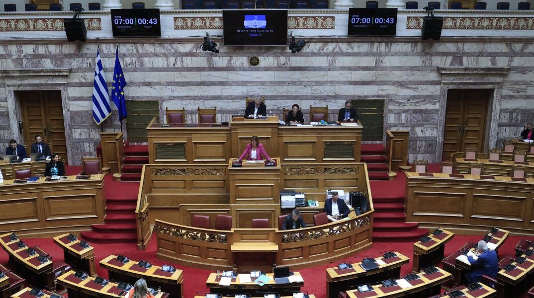 Γεωργιάδης σε Κωνσταντοπούλου με αφορμή το περιστατικό στην Θεσσαλονίκη: «Κάνετε εκμετάλλευση όποιου βρίσκετε μπροστά σας»