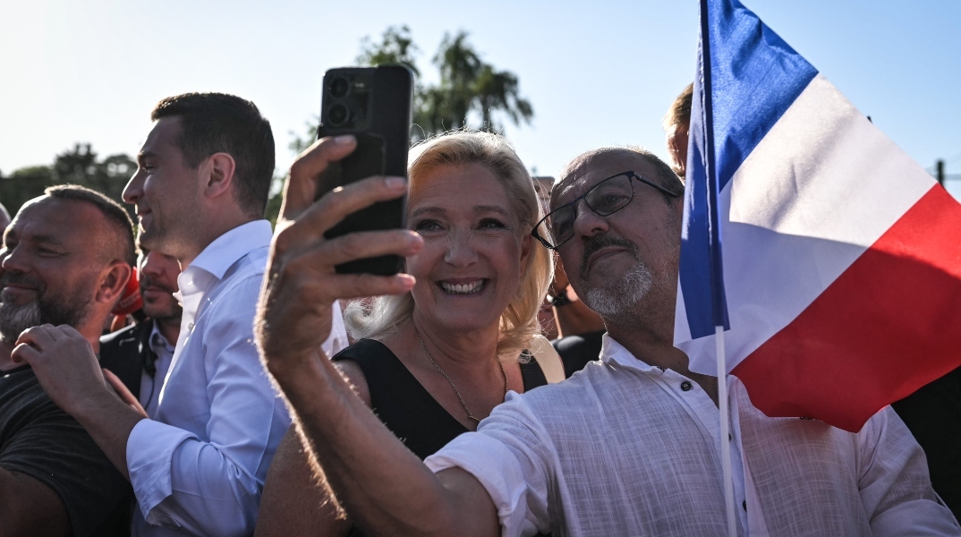 Η Μαρίν Λεπέν εμφανίζεται να κερδίζει στις προεδρικές εκλογές του 2027, σύμφωνα με δημοσκοπήσεις	