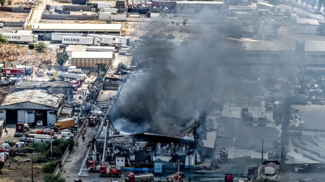 Έκρηξη στον Ασπρόπυργο: Δίωξη για δύο κακουργήματα και δύο πλημμελήματα 