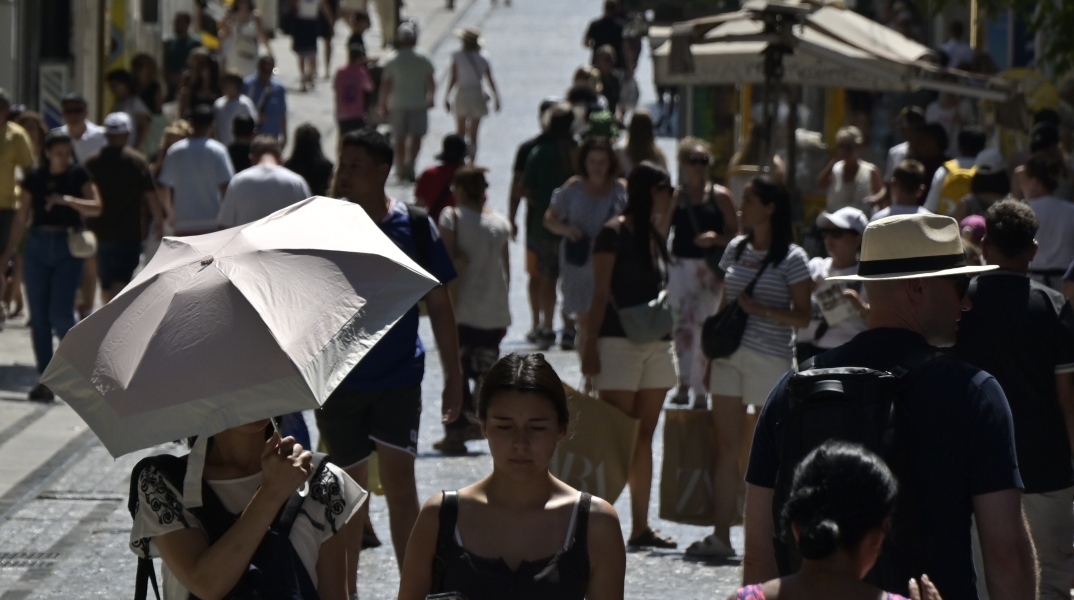 Καιρός αύριο: Αίθριος με αρκετή ζέστη και τοπικές βροχές στα ηπειρωτικά