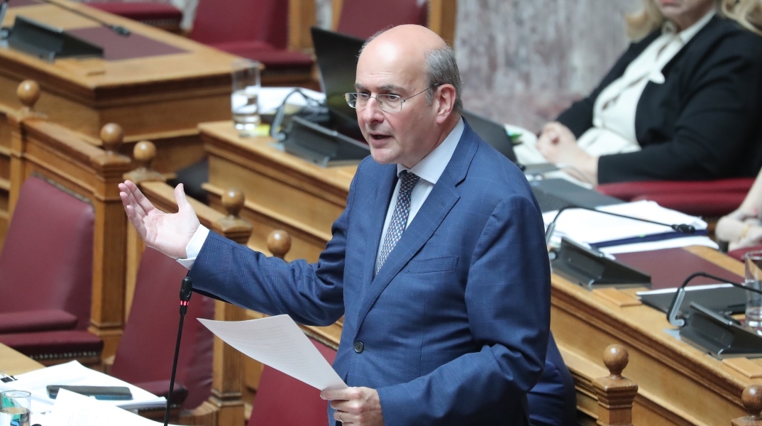Χατζηδάκης: Τέλος σε «ιστορίες καθημερινής τρέλας» για τα ακίνητα - 4 πρωτοβουλίες για ένα πιο φιλικό κράτος 
