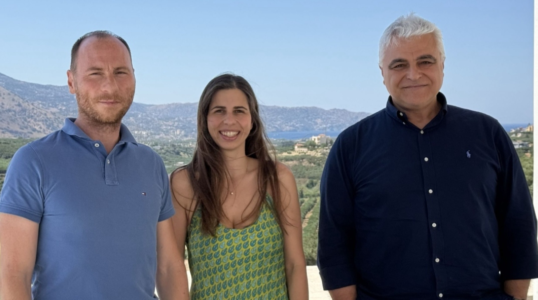 Aπό αριστερά: δρ Γιώργος Κωνσταντινίδης, δρ Αγγελική Σωτηρίου, καθηγητής Νεκτάριος Ταβερναράκης