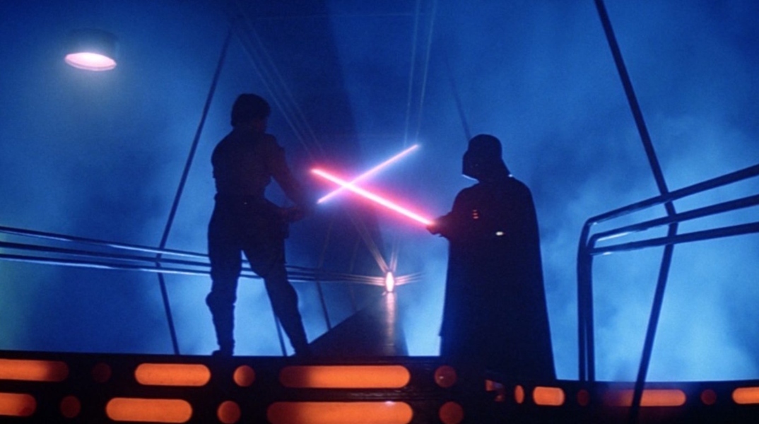 Star Wars: Το φωτόσπαθο του Μαρκ Χάμιλ έπιασε τιμή ρεκόρ σε δημοπρασία	