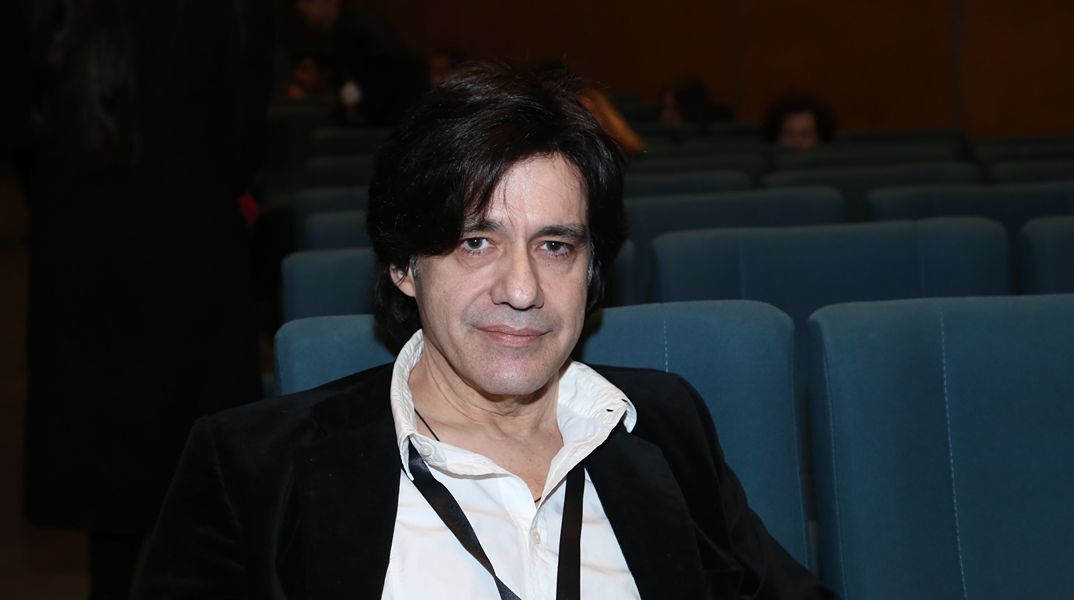 Αλέξης Σταμάτης: «Δεν περιμένω ένα φάρμακο, αλλά έναν επισκέπτη» - Η τελευταία ανάρτηση του συγγραφέα