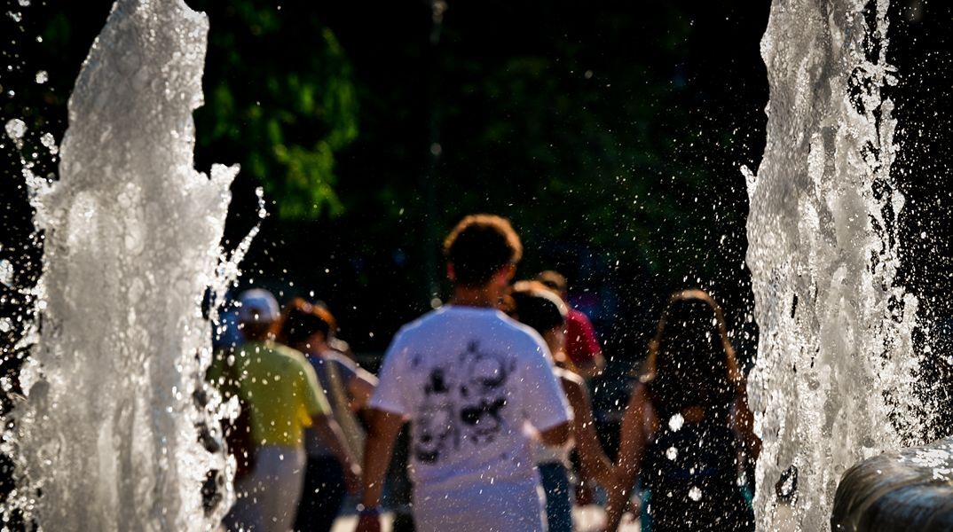 Νέο έκτακτο δελτίο από την ΕΜΥ -  Σε ποιες περιοχές θα «χτυπήσει» ο καύσωνας