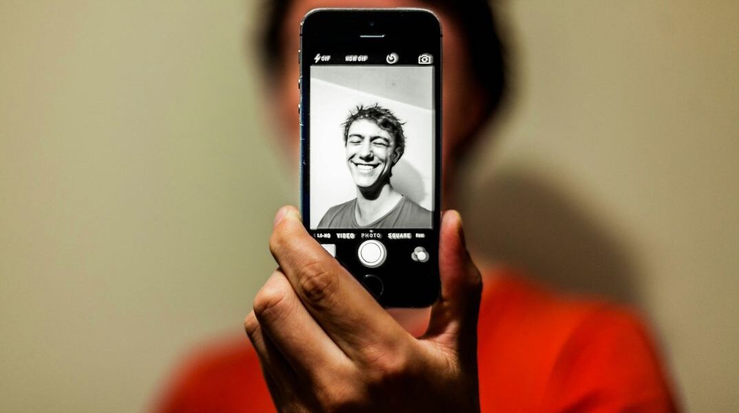 Η Google λανσάρει σύνδεση με selfie βίντεο για τους λογαριασμούς χρηστών