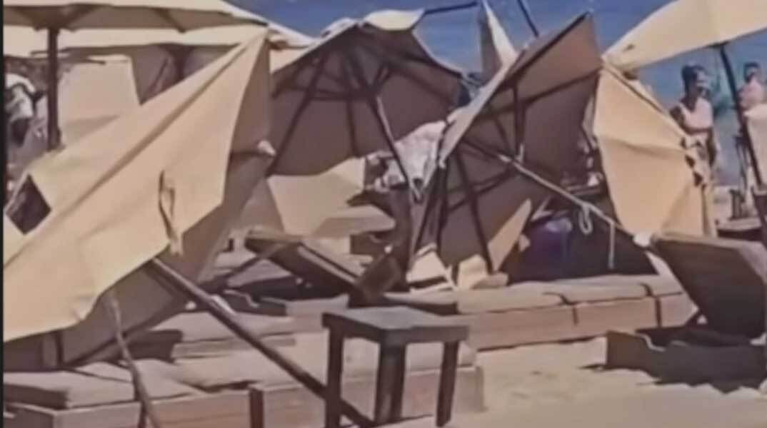 Ανεμοστρόβιλος στην παραλία Ψακούδια της Χαλκιδικής