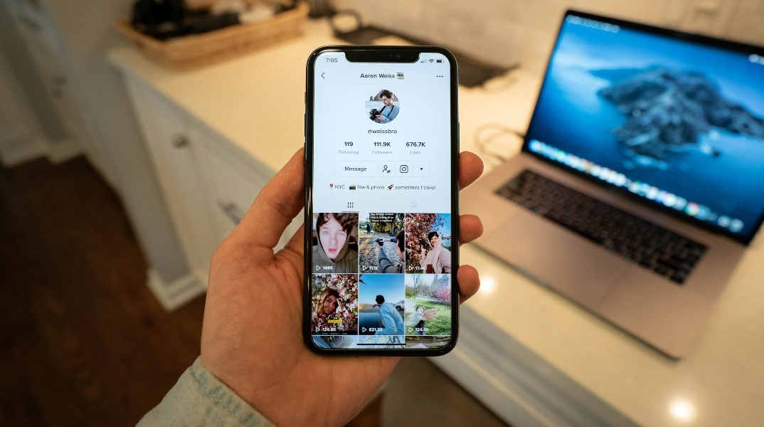 Η Ευρωπαϊκή Επιτροπή κατηγορεί το TikTok ότι δεν προστατεύει επαρκώς τους ανήλικους χρήστες	