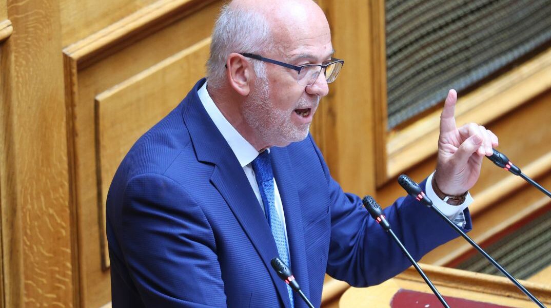 Φλωρίδης: Eπιχείρηση απαξίωσης της διαδικασίας αναθεώρησης από μια αντιπολίτευση που «αυτοδιαλύεται»