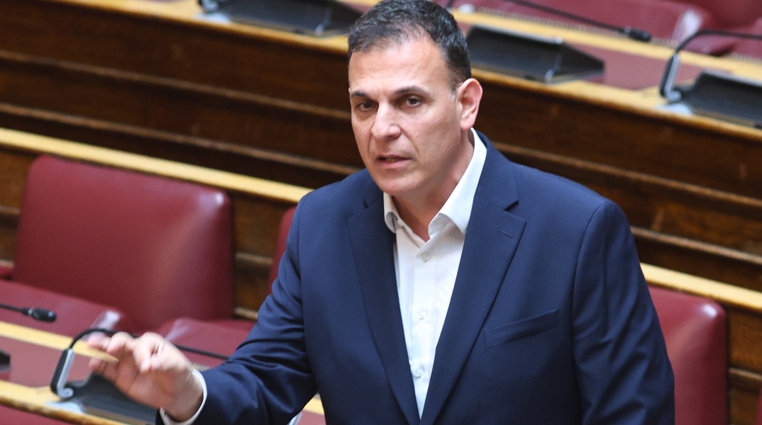 Ο Γιώργος Καραμέρος προσχώρησε στην ΕΛΑΣ του Αλέξη Τσίπρα – Η ανακοίνωση από το πλοίο