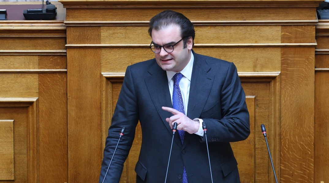 Πιερρακάκης για Αναθεώρηση Συντάγματος: Εκκωφαντική η αντίφαση της αντιπολίτευσης για το Άρθρο 16