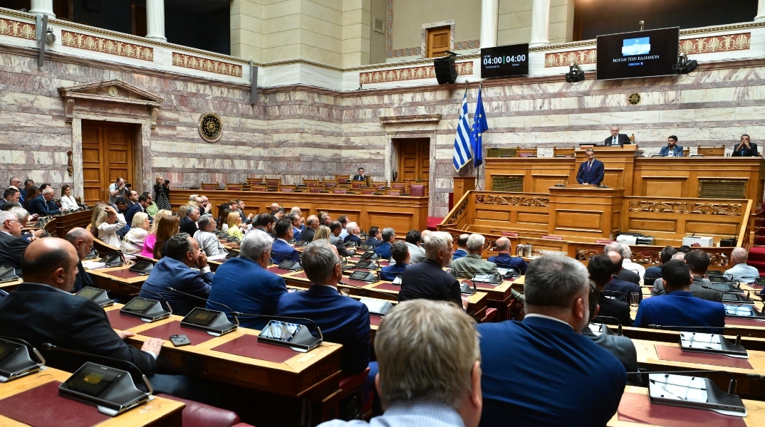 Το απόγευμα η πρώτη ψηφοφορία της προαναθεωρητικής Βουλής για 33 άρθρα