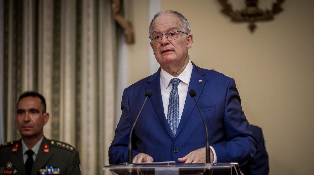 Συλλυπητήρια Τασούλα για την απώλεια του πληρώματος του ελικοπτέρου στην Ψάθα Αττικής
