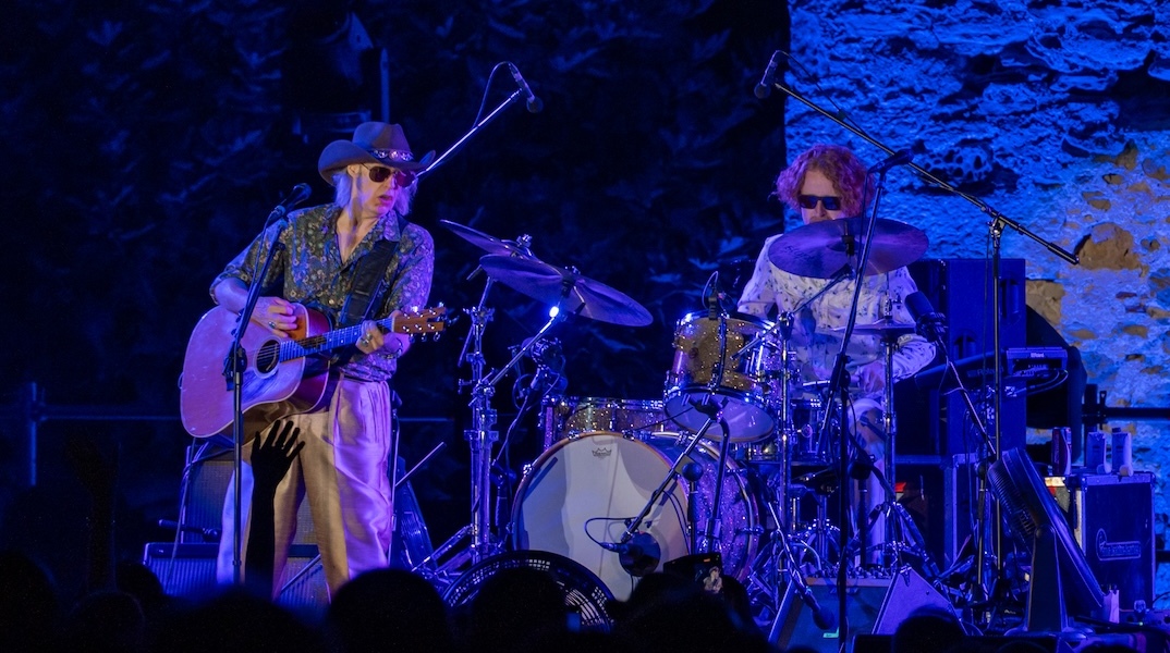 Οι Waterboys στον Λόφο της Σάνης: Επικοί, λυρικοί, αμετανόητα ροκ εν ρολ