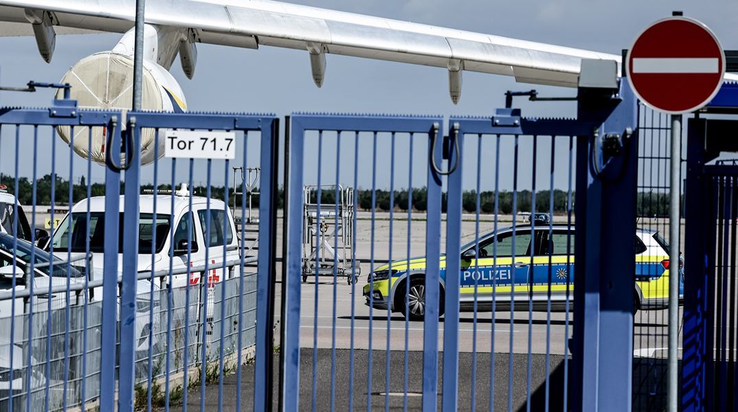 Γερμανικά ΜΜΕ: Το ουκρανικό αεροσκάφος κοντά στο οποίο βρέθηκε drone με εκρηκτικά, μετέφερε πυρομαχικά