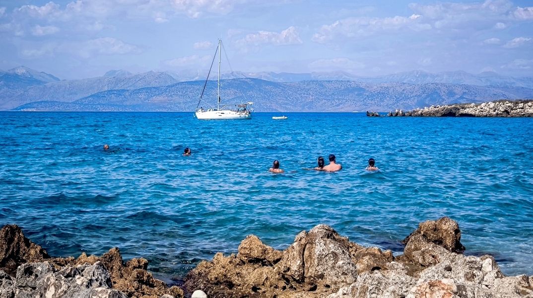 Καιρός αύριο: Ανεβαίνει η θερμοκρασία στους 38 βαθμούς – Δυνατοί άνεμοι 6-7 μποφόρ