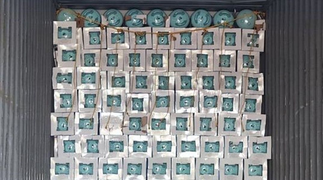 ΑΑΔΕ: Σχεδόν 1.300 φιάλες παράνομου φρέον κατασχέθηκαν σε τελωνεία