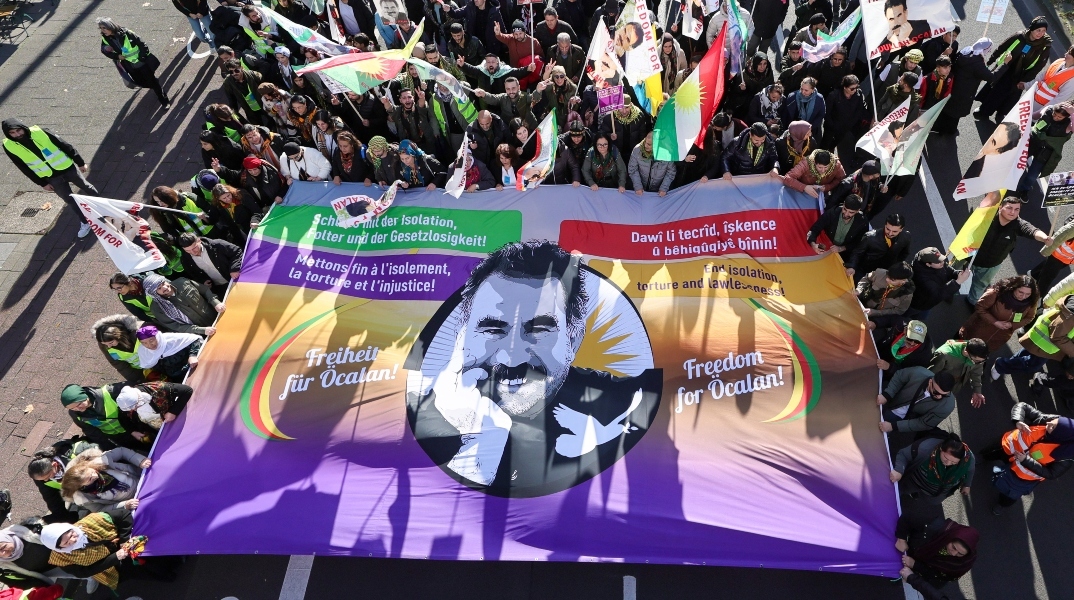 Σε πορεία διάλυσης το PKK, καταγγέλλει τα «λάθη» στο νομοσχέδιο για το μέλλον των μαχητών του	