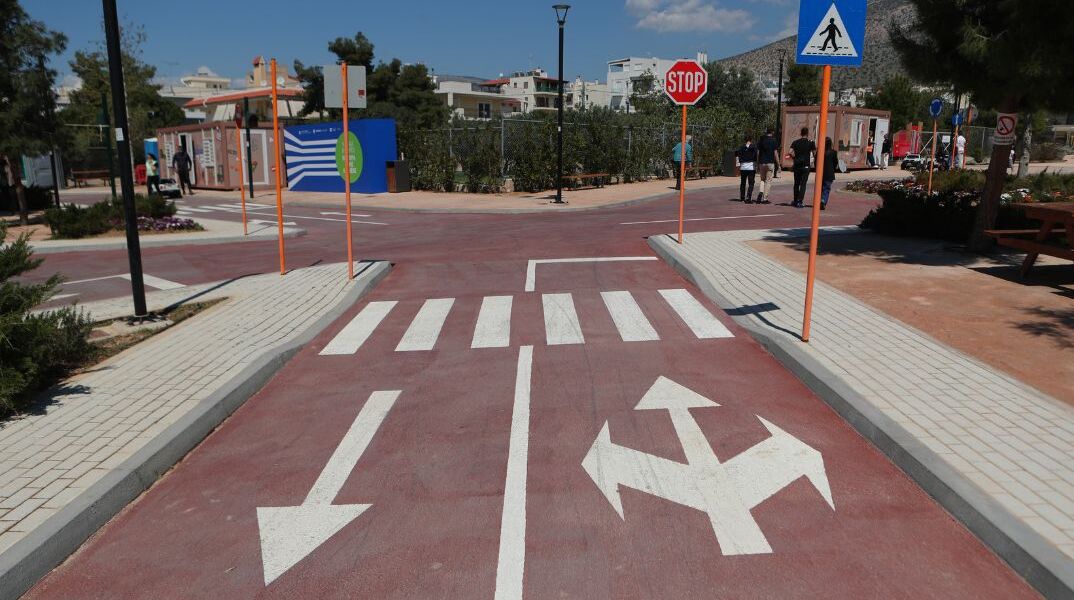 Νέες διαγραμμίσεις και πινακίδες στο οδικό δίκτυο της Αττικής 
