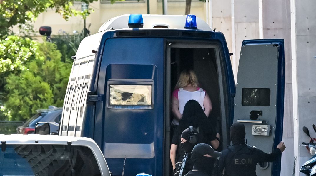 Προφυλακίστηκε η 46χρονη που κατηγορείται για εμπλοκή στον εμπρησμό της Marfin