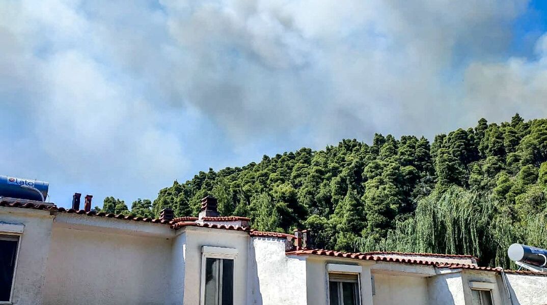  Ήχησε 4 φορέςτο 112 για απομακρύνσεις κατοίκων και παραθεριστών