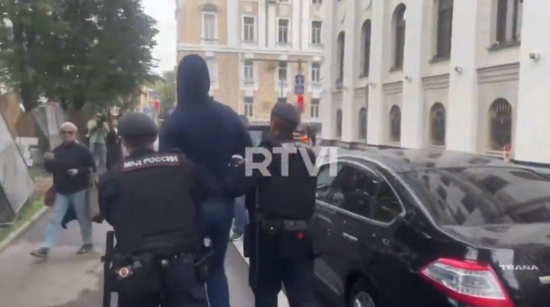 Μόσχα: Δεκάδες συλλήψεις υποστηρικτών του «Γιάμπλακο», του μόνου κόμματος κατά του πολέμου στην Ουκρανία