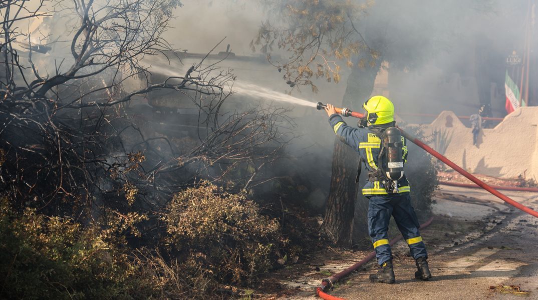 Σαλαμίνα: Το σημείο μηδέν από όπου ξεκίνησε η φωτιά - Δύο νεκροί, 9 εγκαυματίες και μεγάλες καταστροφές