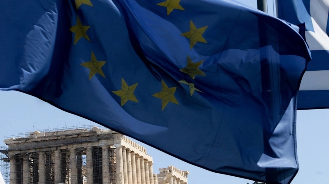 ΥΠΟΙΚ: Όφελος 2 δισ. ευρώ από την πρόωρη αποπληρωμή 13 δισ. ευρώ του δημόσιου χρέους το 2026