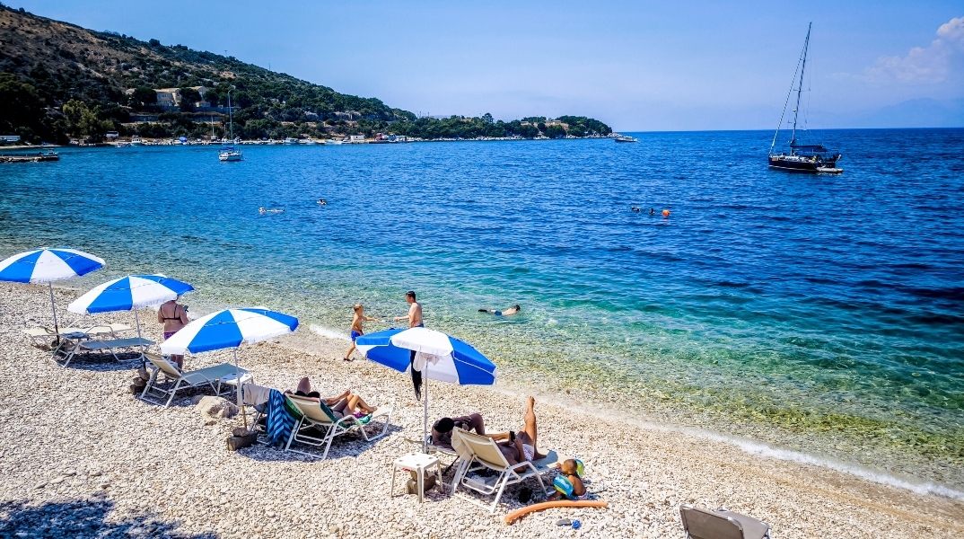 Καιρός αύριο: Καύσωνας με 40αρια και 6 μποφόρ στο Αιγαίο