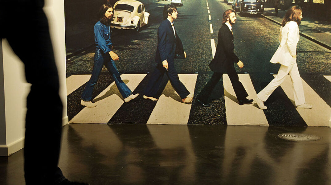 Χάος στην Abbey Road: 1.000 φωτογραφίες την ημέρα στη διάβαση των Beatles