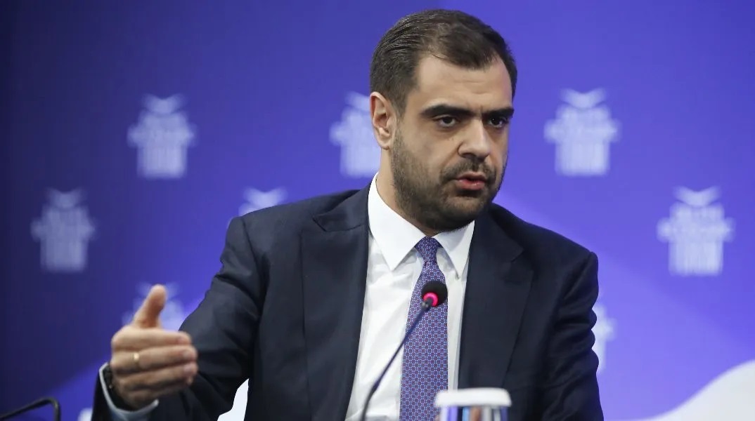 Παύλος Μαρινάκης: Το ΠΑΣΟΚ διυλίζει τον Στουρνάρα, αλλά καταπίνει την Ακρίτα