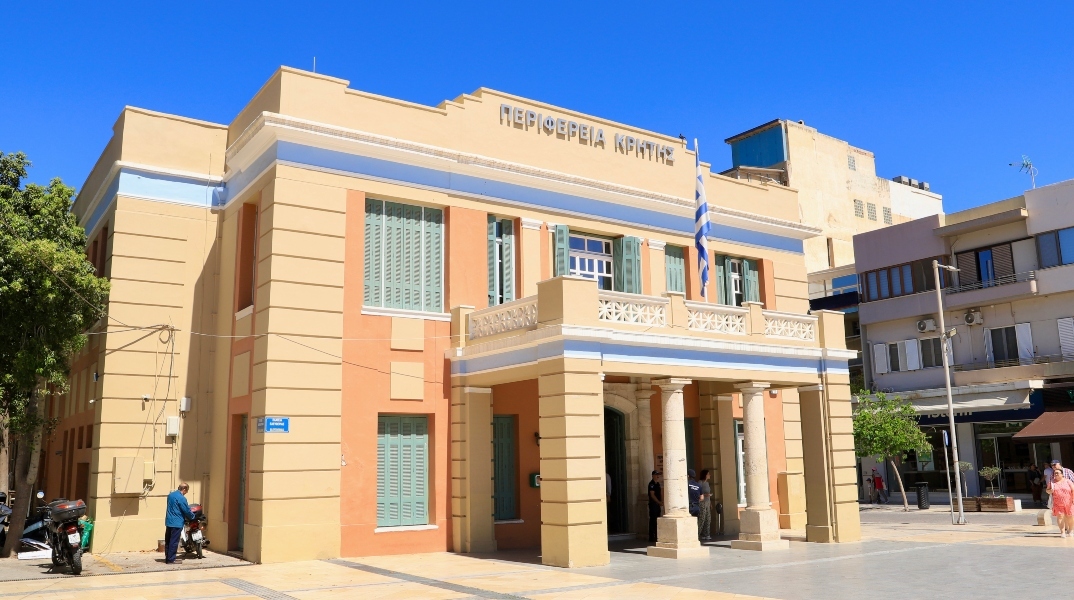 Χάκαραν λογαριασμούς της Περιφέρειας Κρήτης - Ηλεκτρονική απάτη με λεία περίπου 152.000 ευρώ
